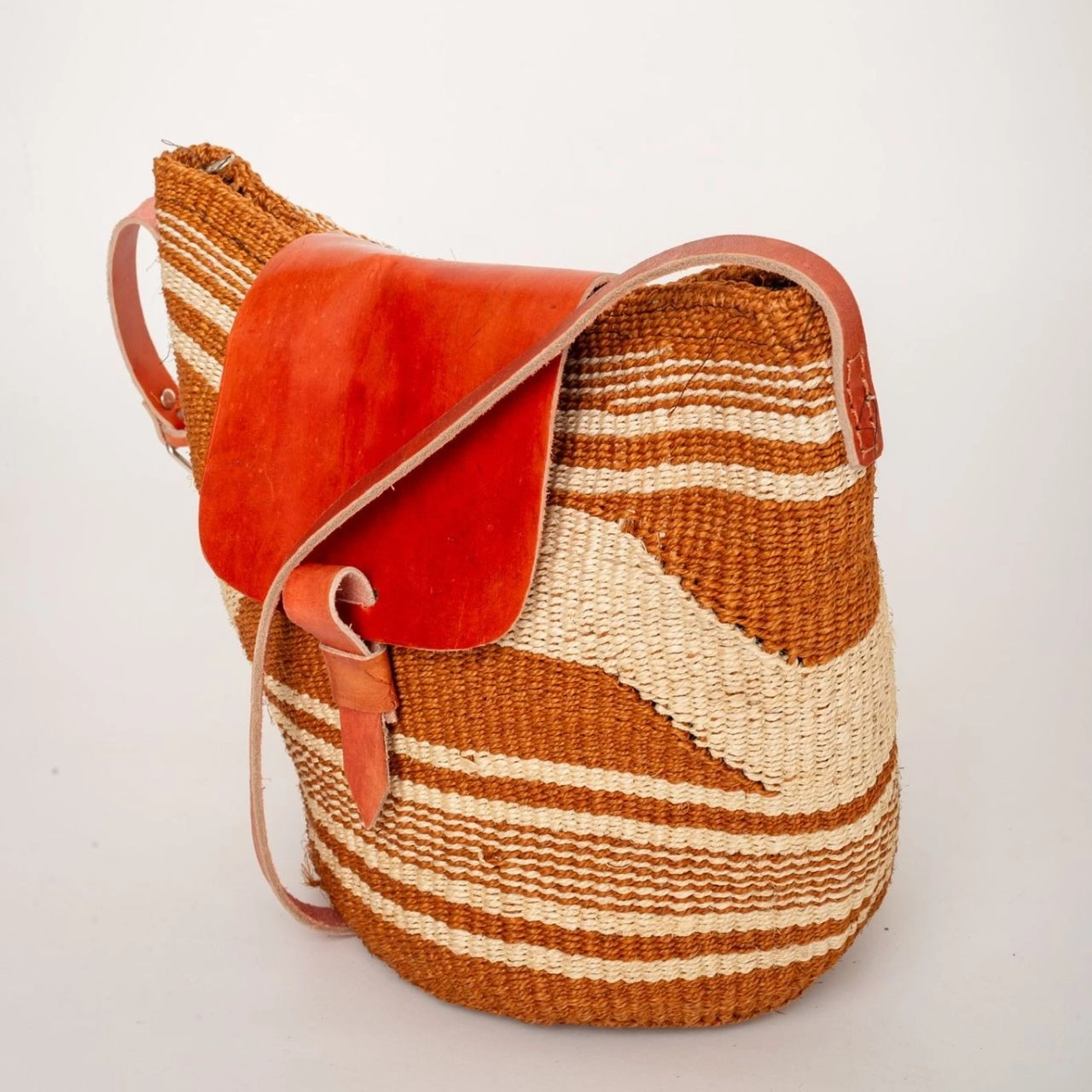 Sisal Basket Bag Sisal Basket Bag Back SIsal Basket Bag Hung Geometric Sisal Basket Bag